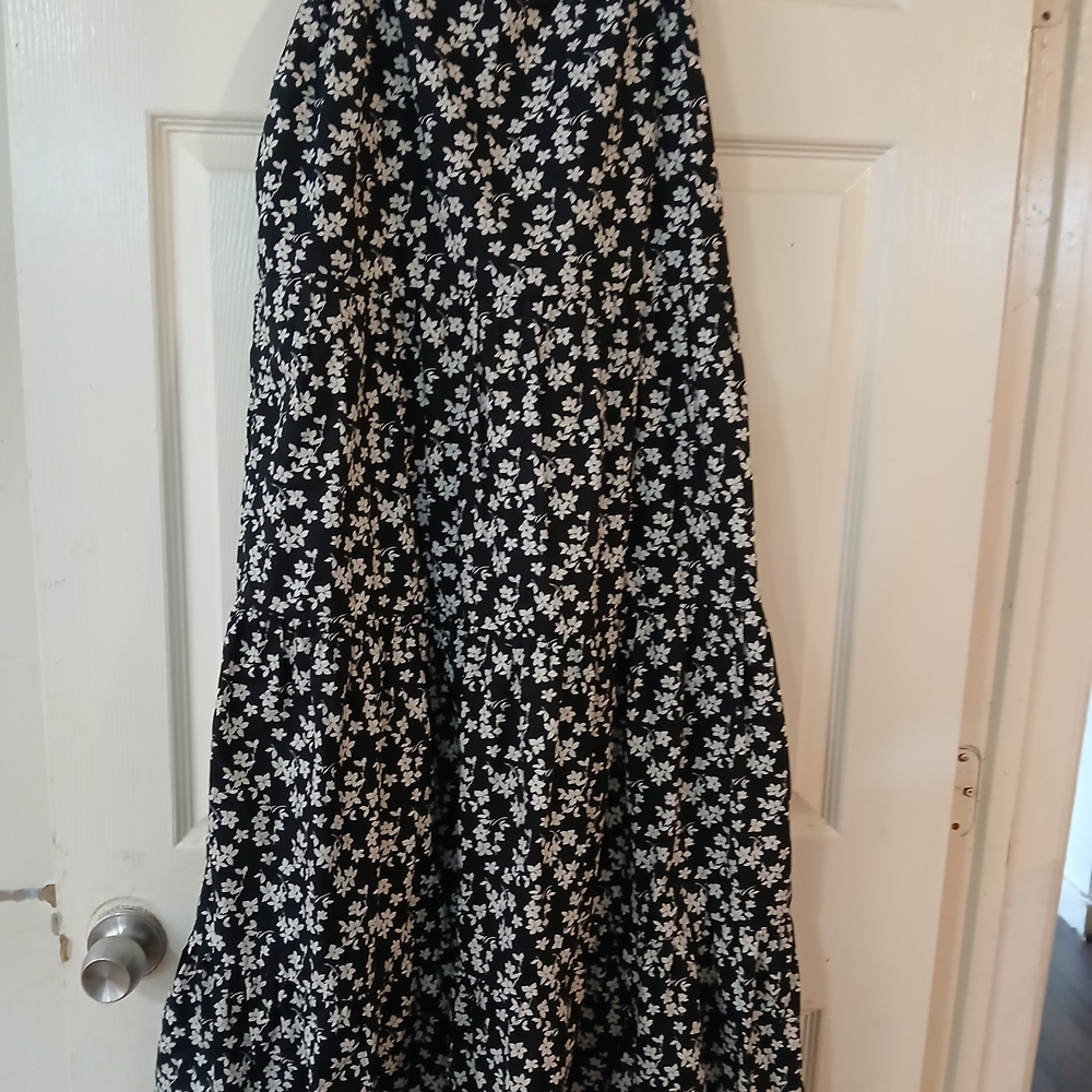 GAP Monochrome Floral Midi Dress